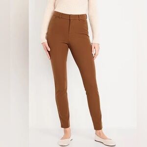 Old Navy women's Pixie pants with Secret-Slim pockets